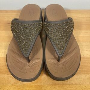 Women’s  Crocs Monterey Diamante Wedge Flip Flops in espresso/bronze size 8W